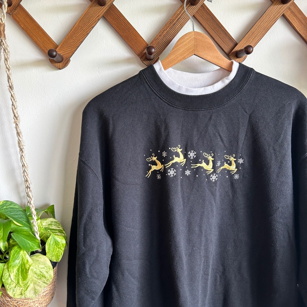 Vintage Black Reindeer Embroidered Double Collar Christmas Sweatshirt Large